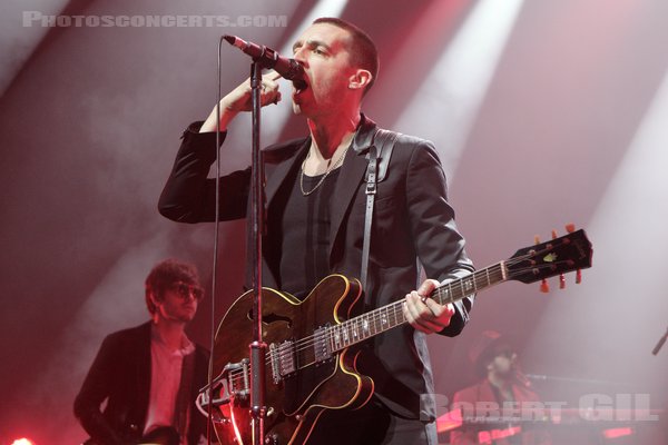 MILES KANE - 2022-04-28 - PARIS - Olympia - 
